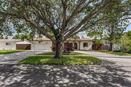 1101 NE 4th Court