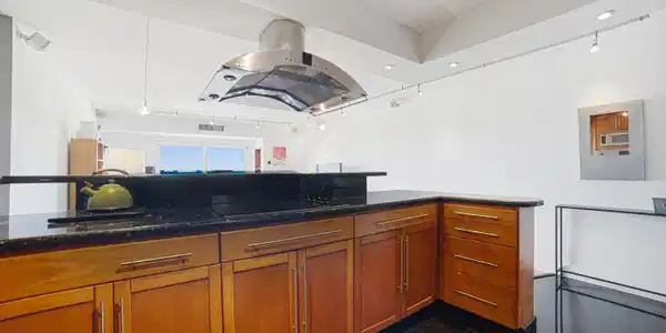 Image 4: Kitchen-B
