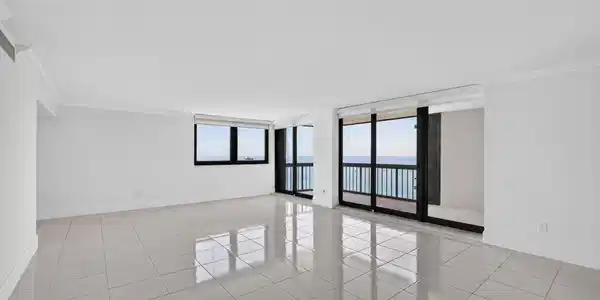 Image 4: 4-web-or-mls-5D1A3192