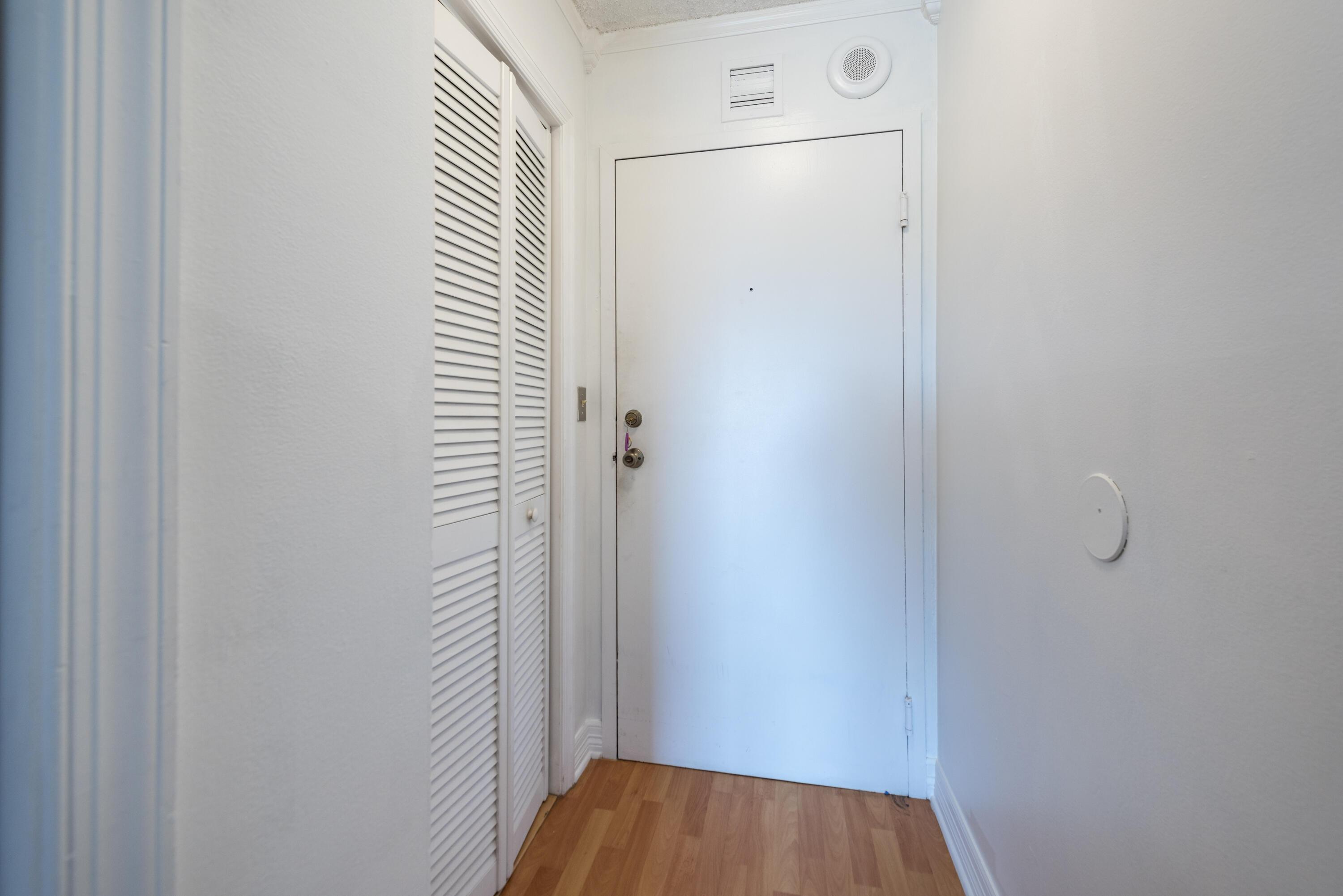Image 2: Entry Hallway