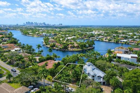 2405 Middle River Drive