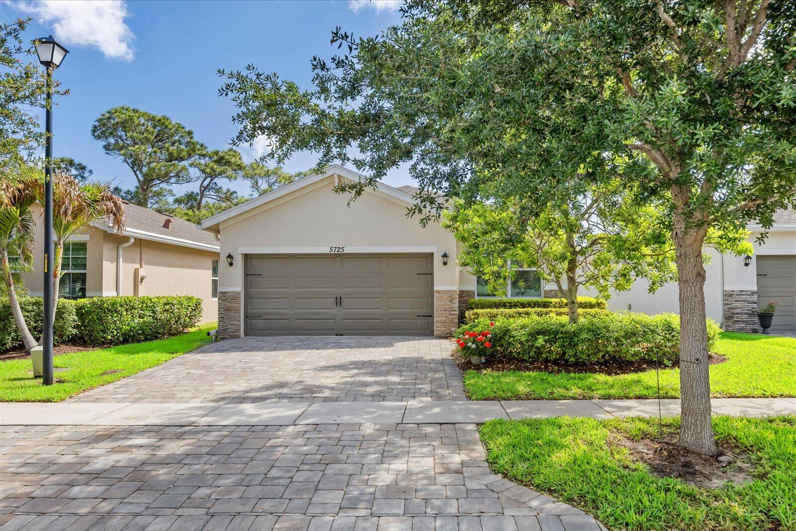 Image 2: 5725 SE Kawana Trail