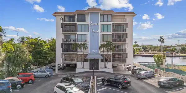 Image 2: 1-web-or-mls-1839 Middle River dr unit 5