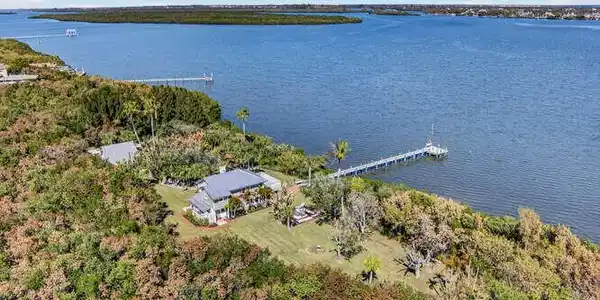 Image 2: 1935 Quay Dock Rd Vero Beach-small-003-0
