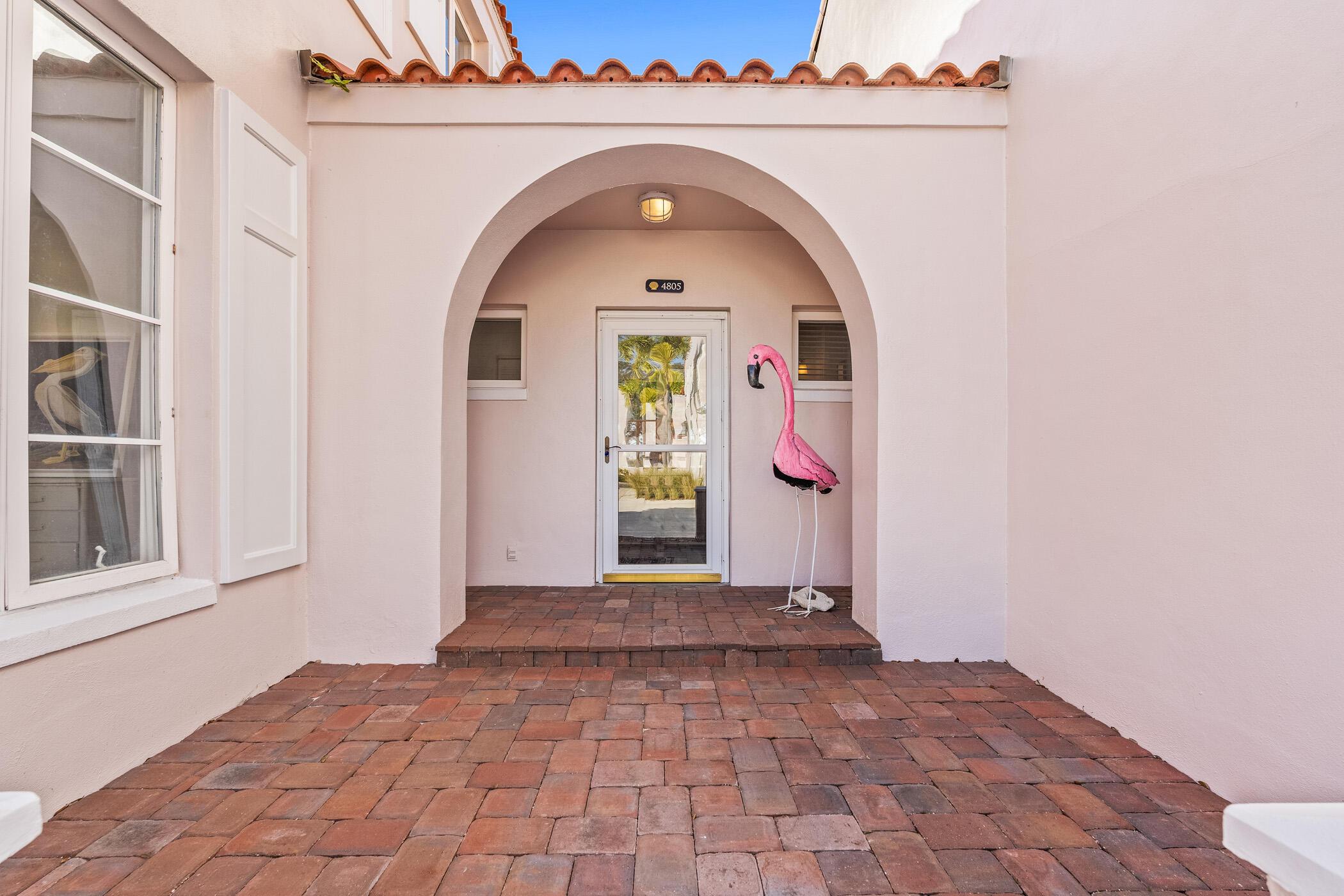 Image 4: 4 26 ENTRY PATIO4805 - Updates-305