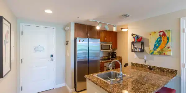 Image 4: 3