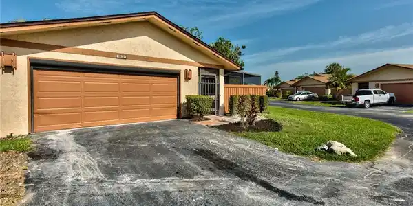 6470 Royal Woods Dr