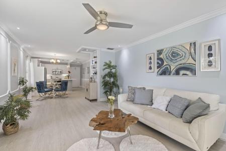 1225 NW 21st Street N