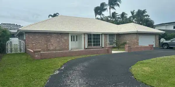 2323 Queen Palm Road