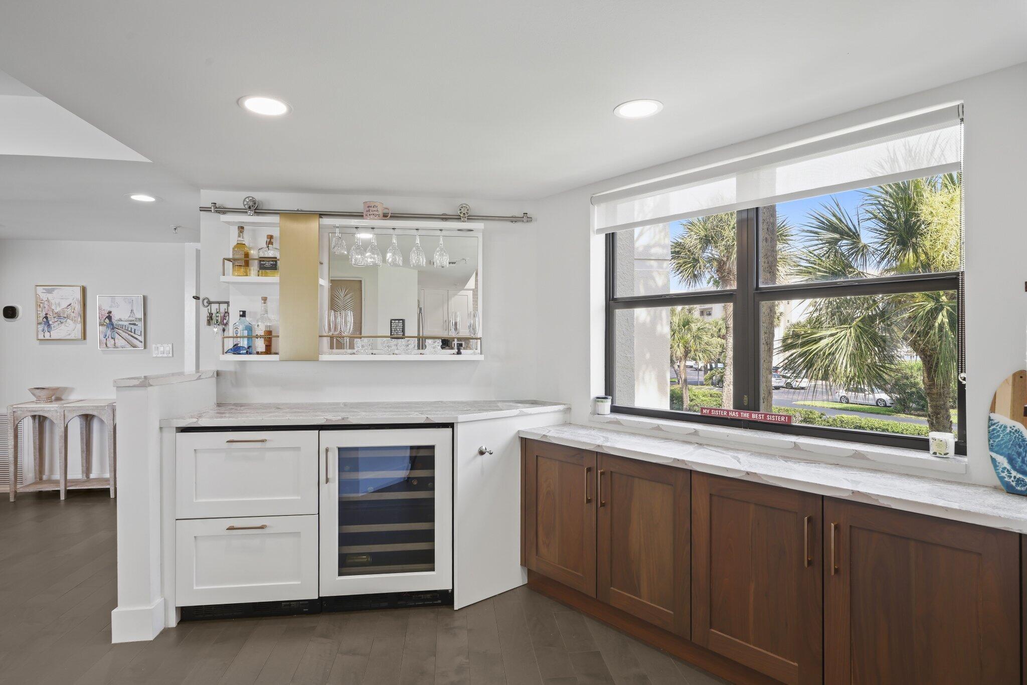 Image 4: 19800 Sandpointe Bay 201 - 17.jpg-SMALL