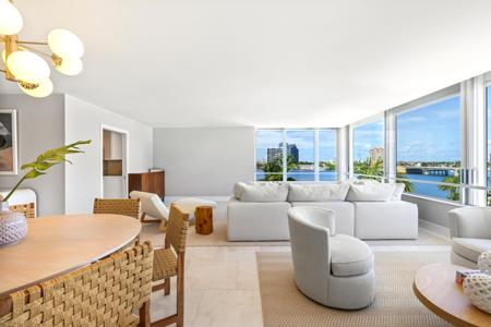 44 Cocoanut Row