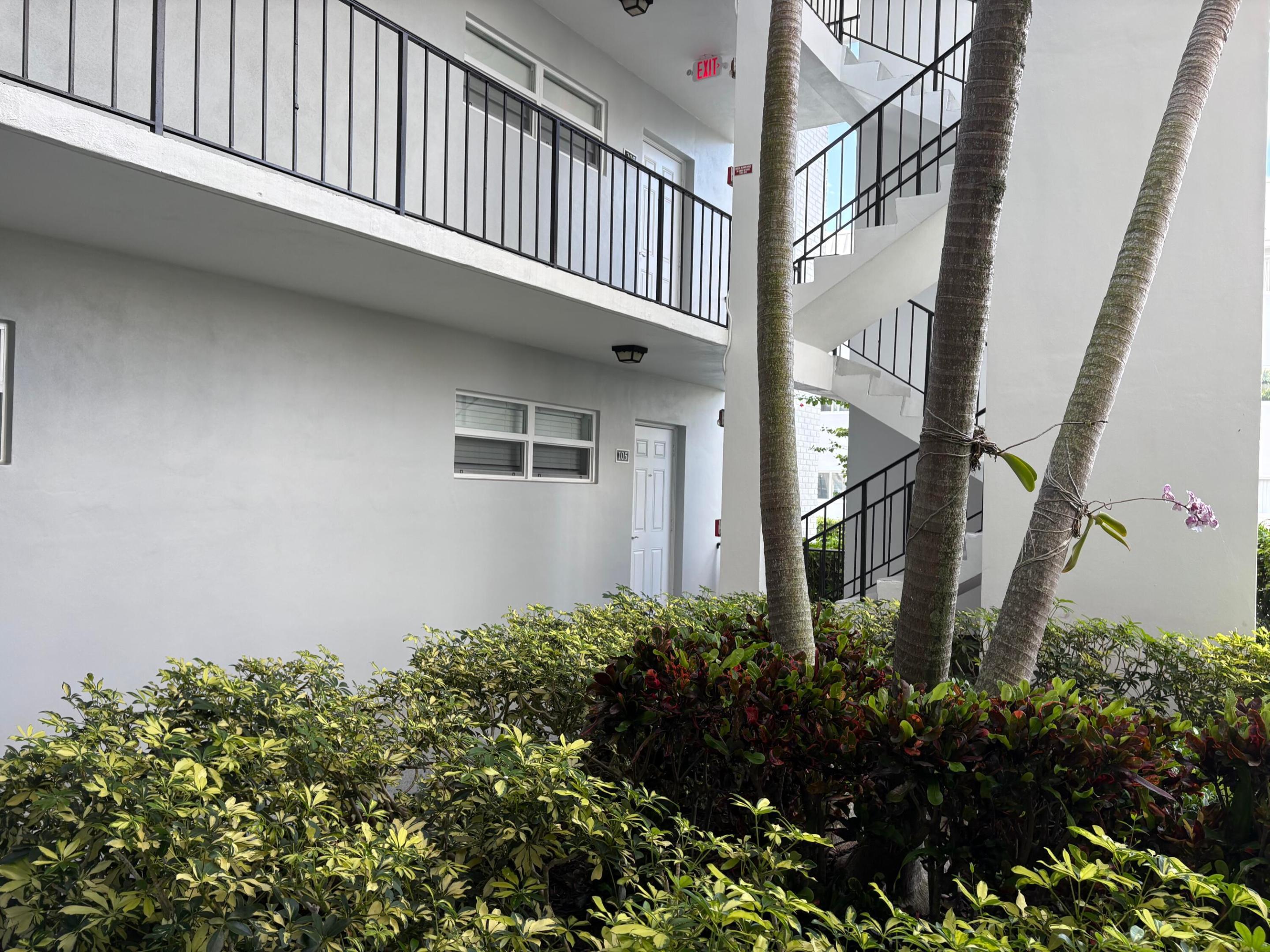 Image 3: GARDEN VIEW