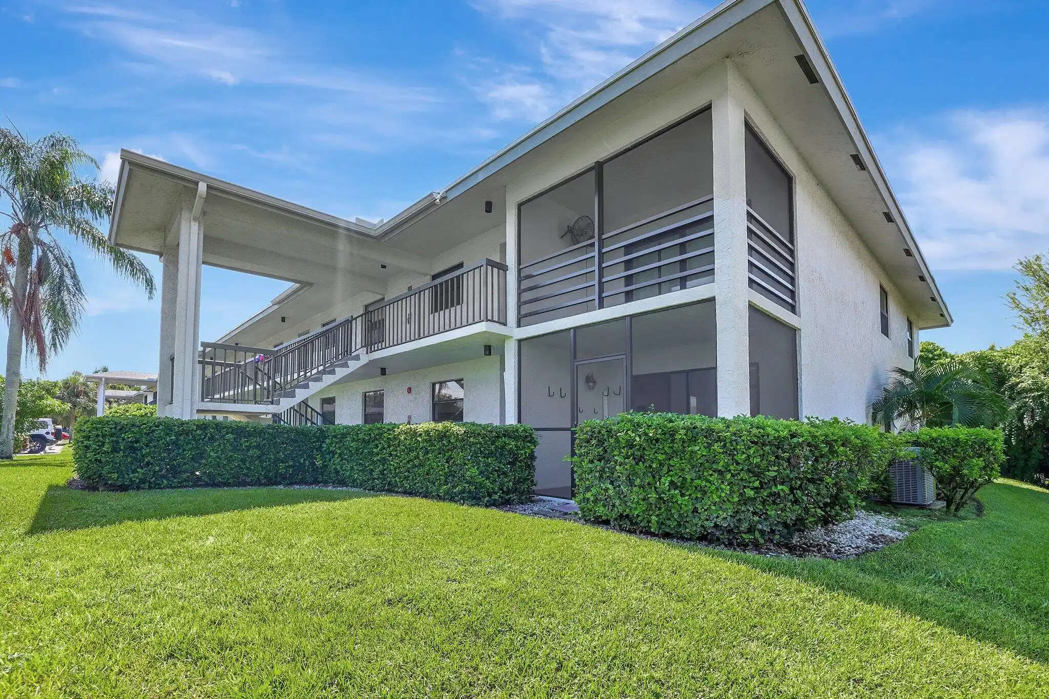 Image 1: 1200 SE Parkview Place F5