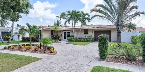 2640 NE 49th Street