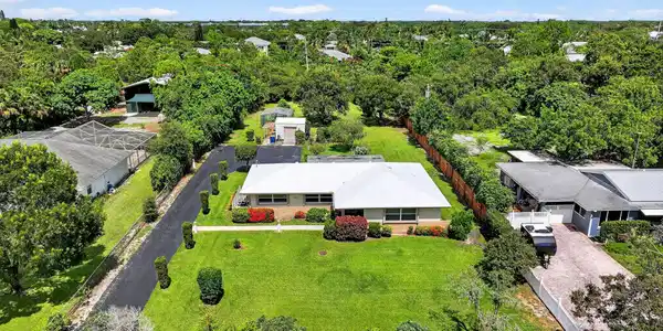 5071 SE Great Pocket Trail