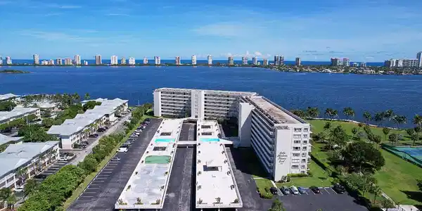801 Lake Shore Drive