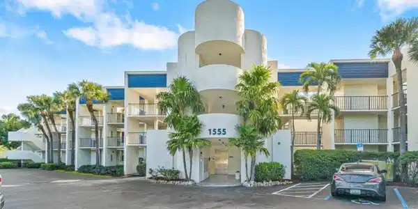 1555 S Federal Highway