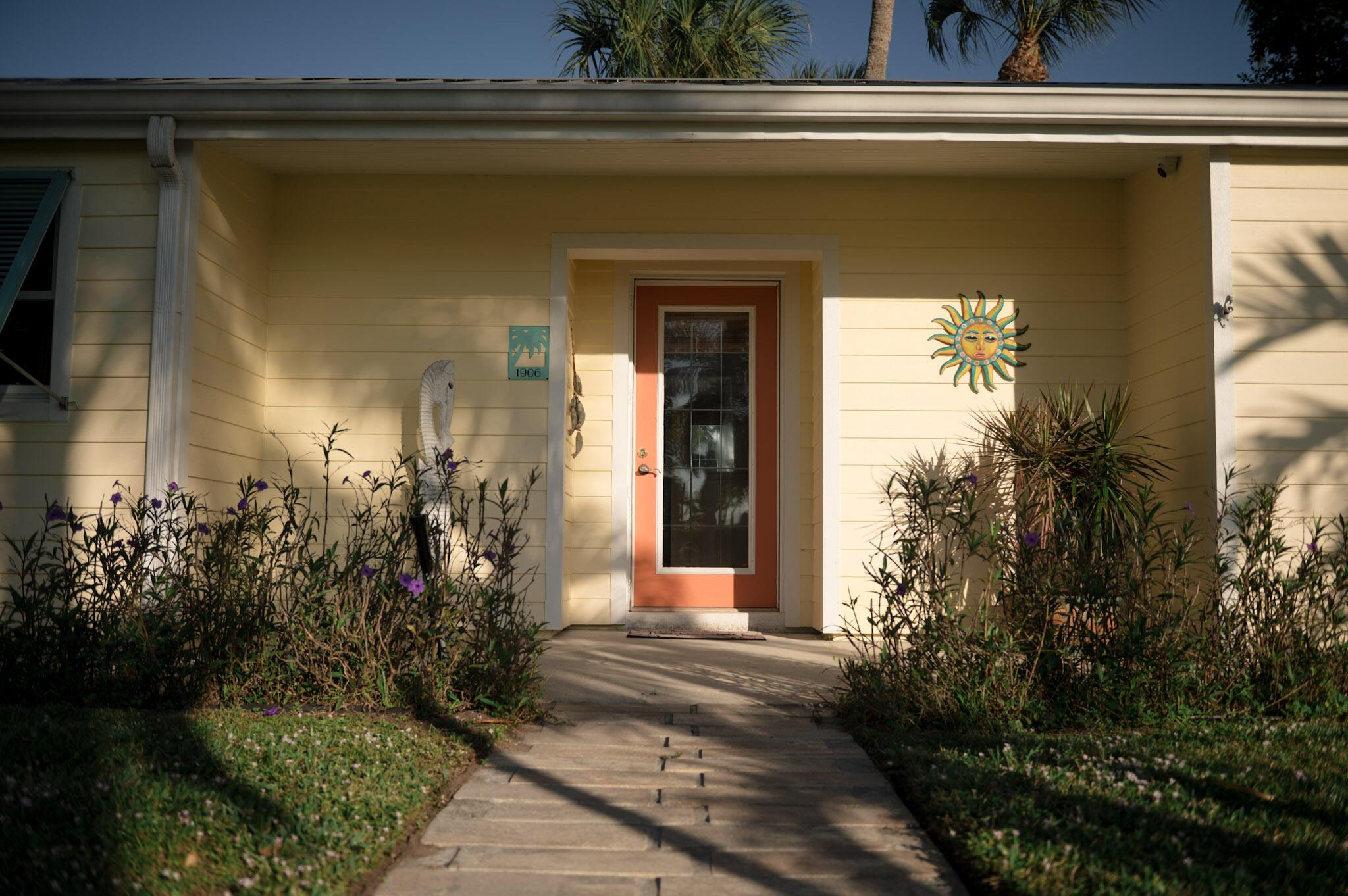 Image 2: Sunny and welcoming front door!