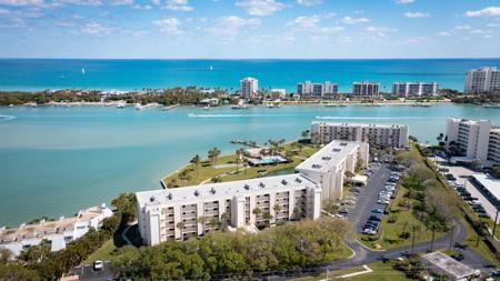 200 Intracoastal Place