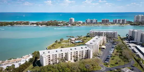 200 Intracoastal Place