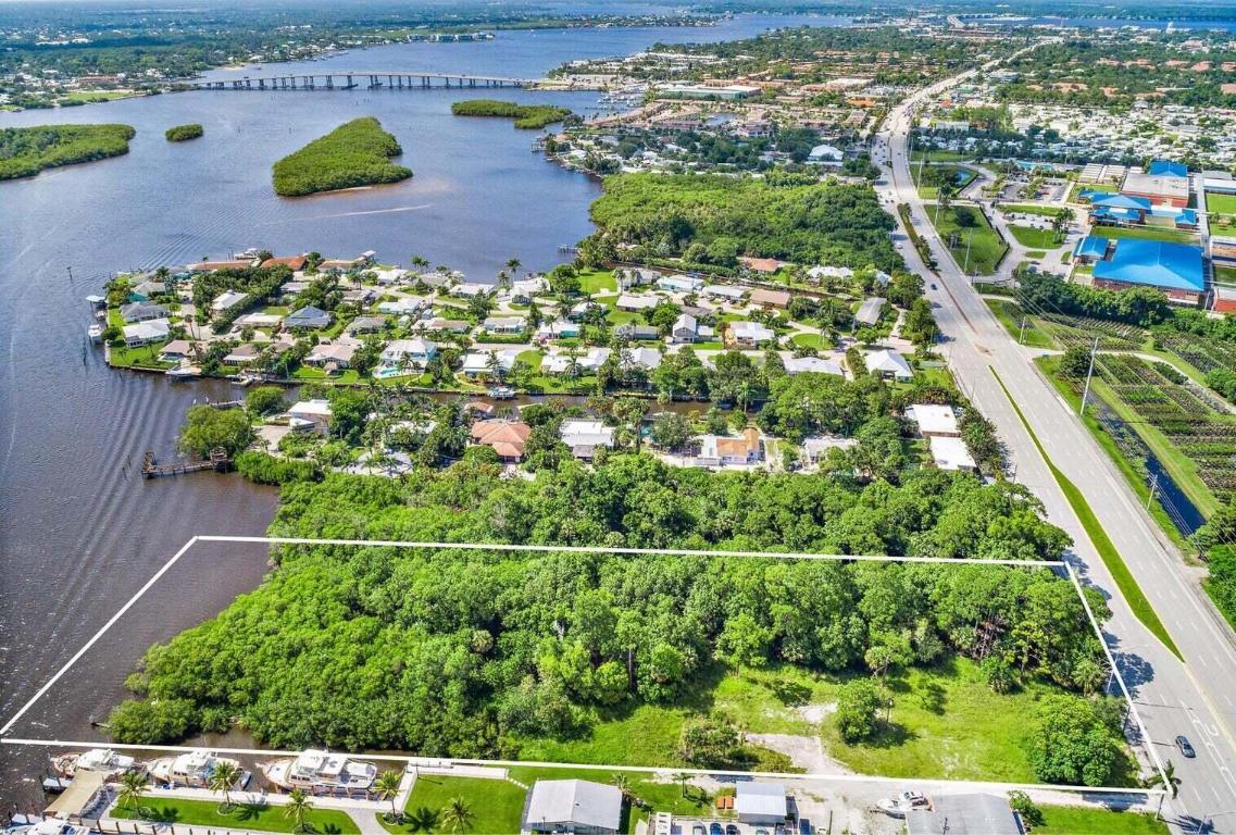 Image 3: Kanner - side view of lot looking east