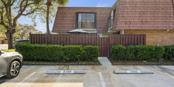Image 2: 3100 SW Sunset Trace Cir