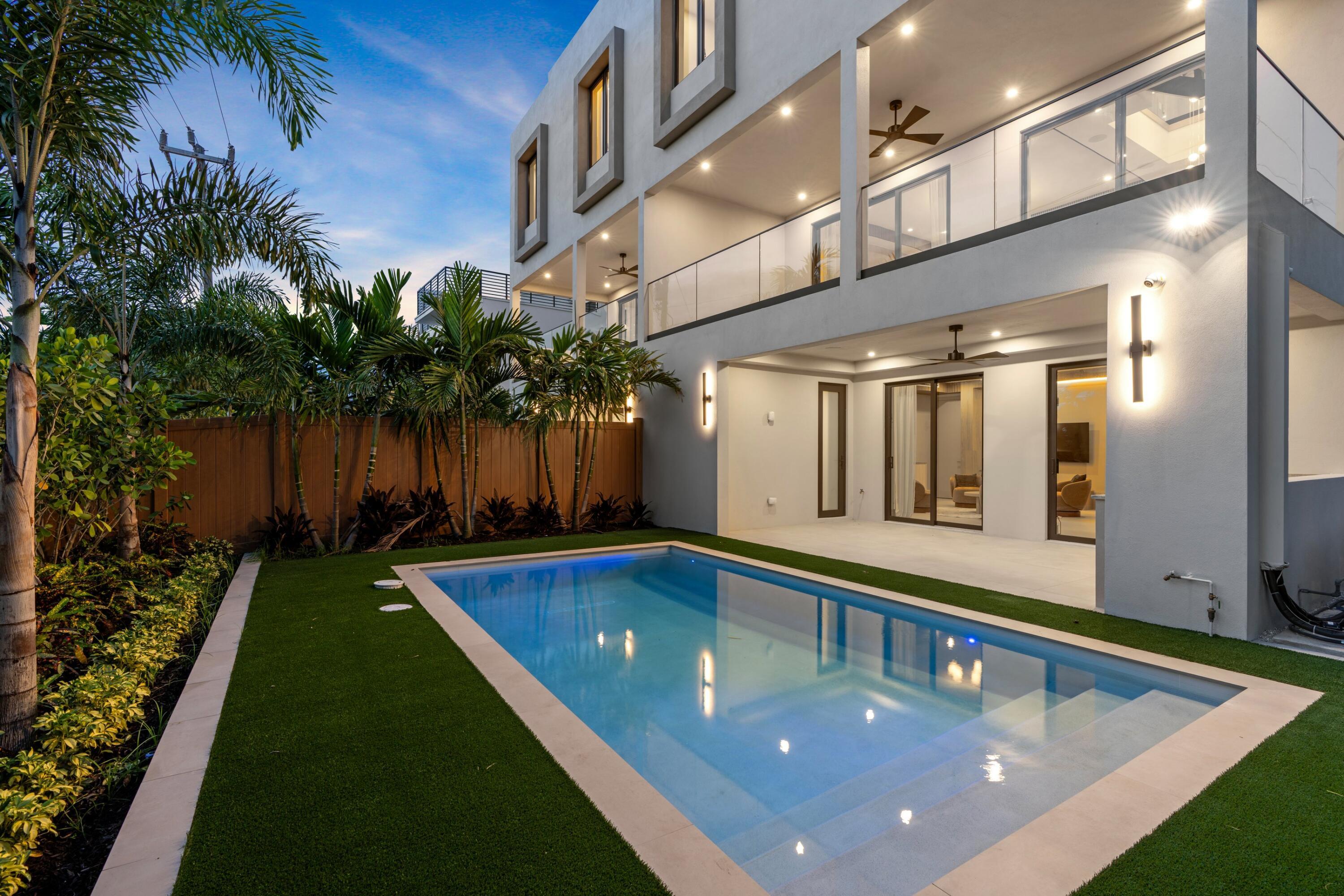 Image 3: Pool View