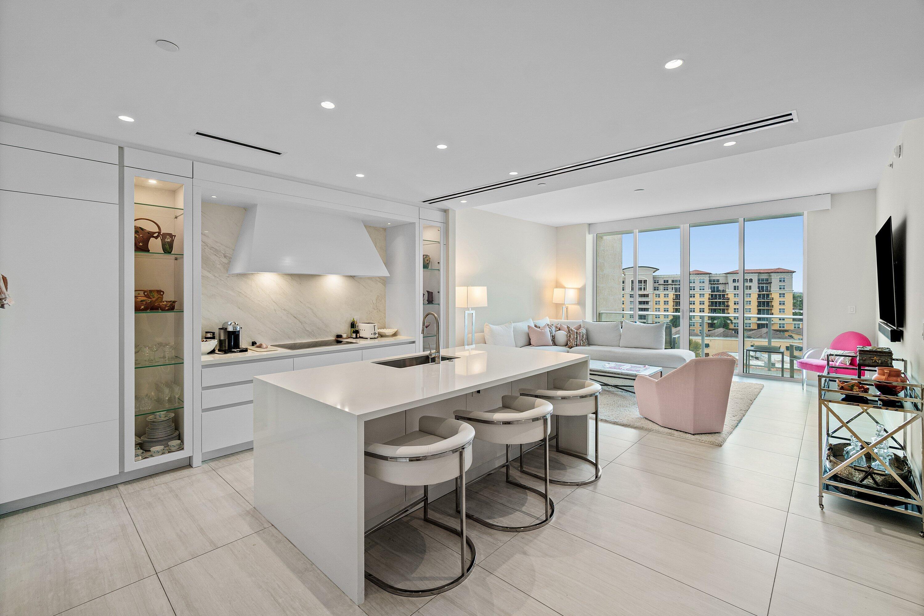 Image 3: 001-200SoutheastMiznerBoulevard-810-Boca
