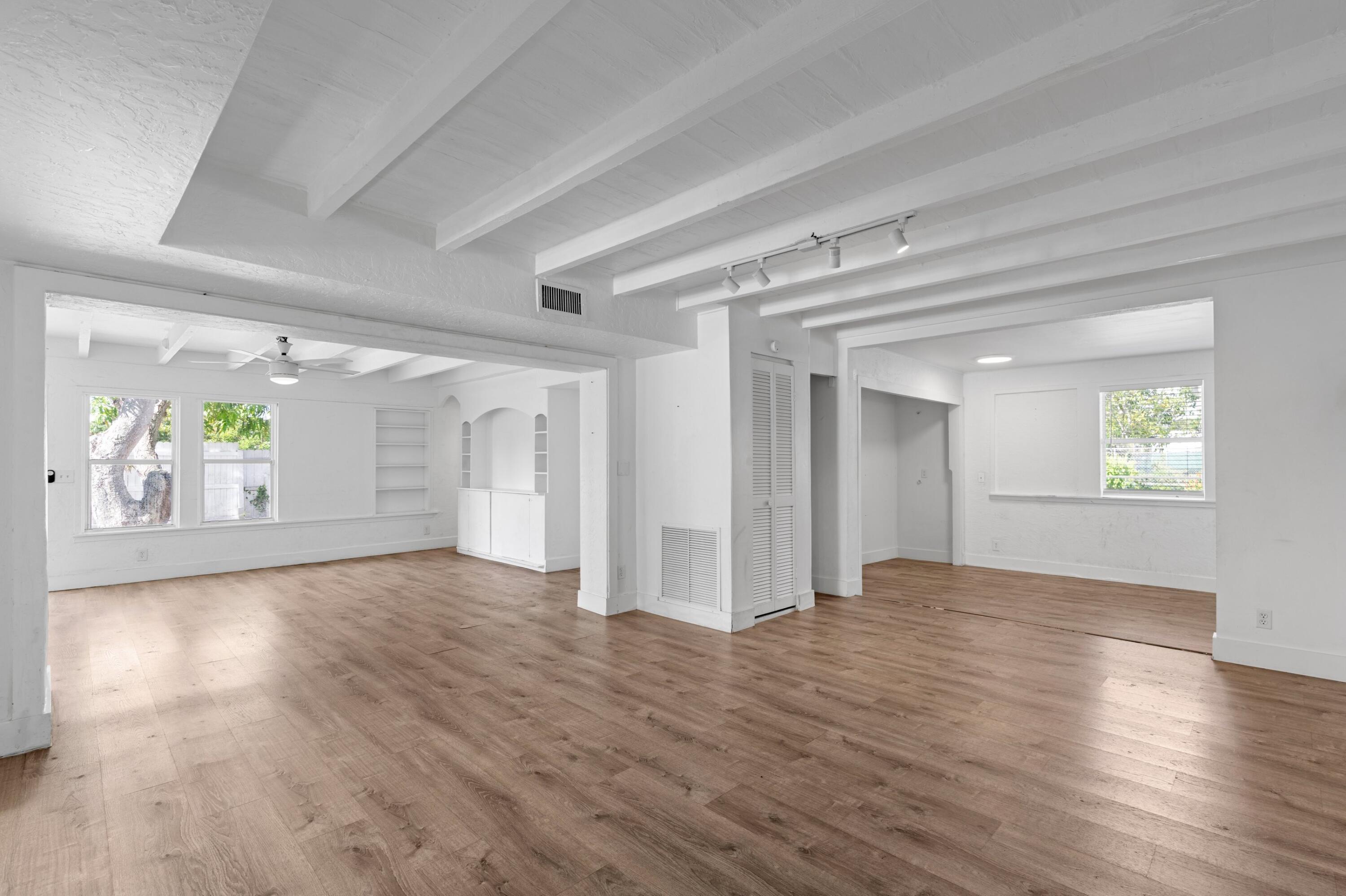 Image 3: 526 38th Street West