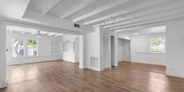 Image 3: 526 38th Street West