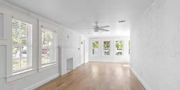 Image 4: 526 38th Street West