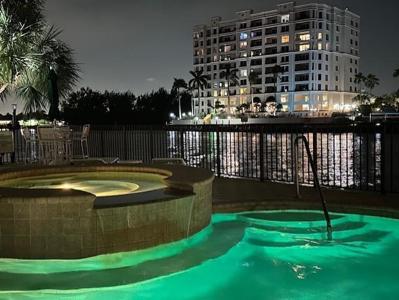 1301 N Riverside Dr