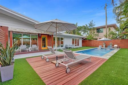 2111 N Ocean Boulevard