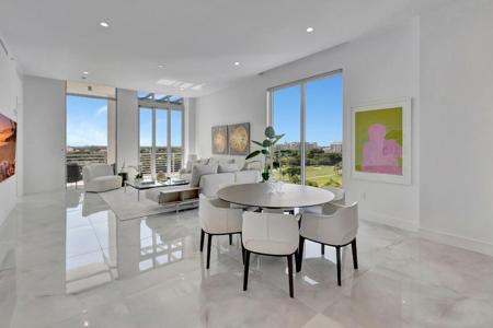 475 E Royal Palm Road