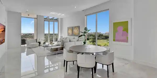 475 E Royal Palm Road