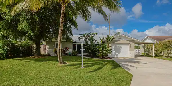 2502 NE 15th Lane