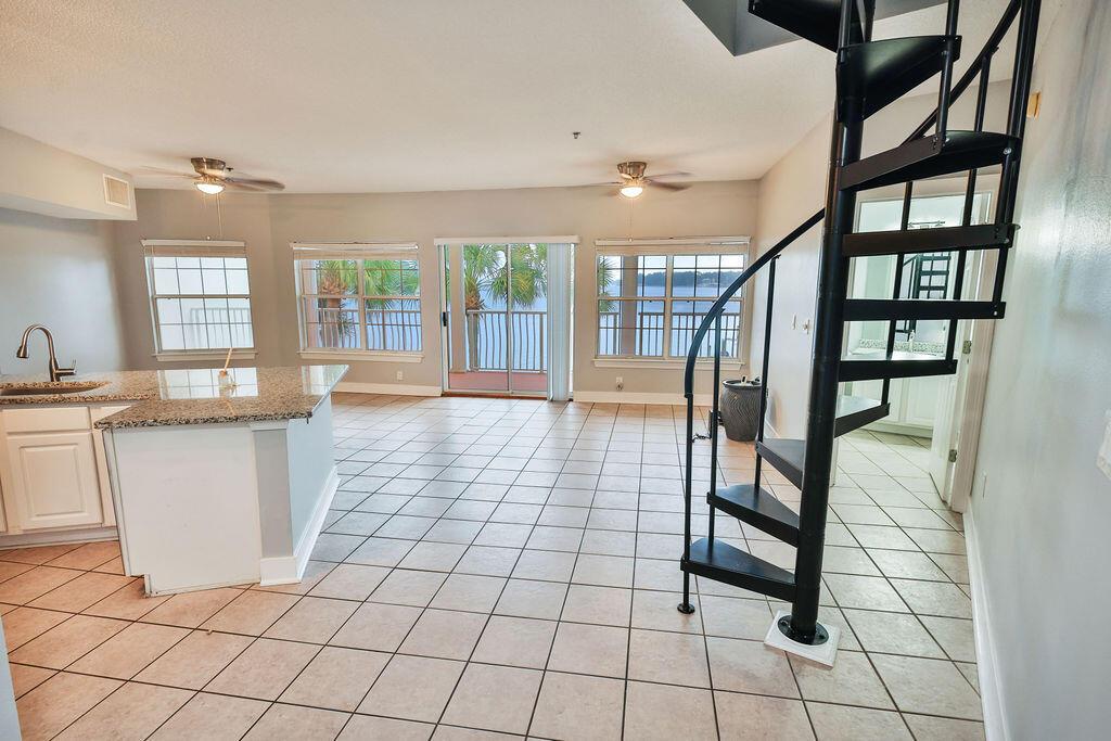 Image 2: Kitchen/Dining/Living