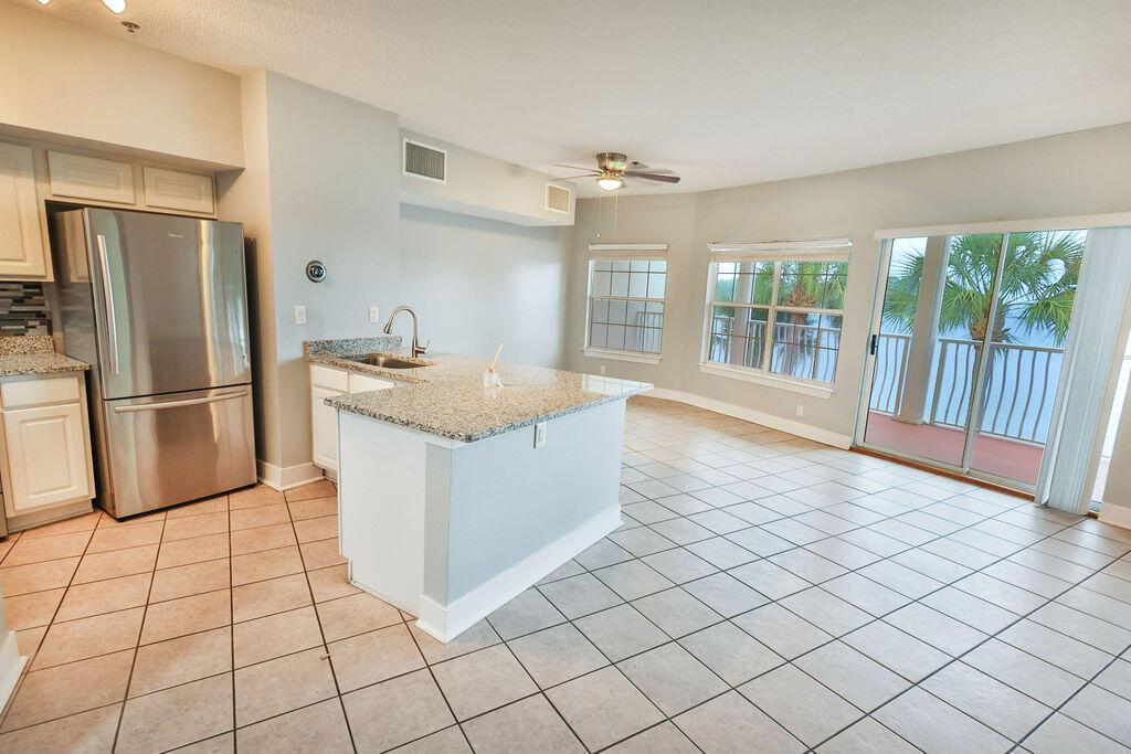 Image 3: Kitchen/Dining/Living