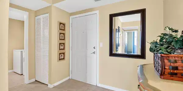 Image 3: Entry