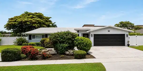 3203 NE 6th