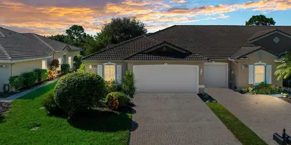 511 NW Broken Oak Trail