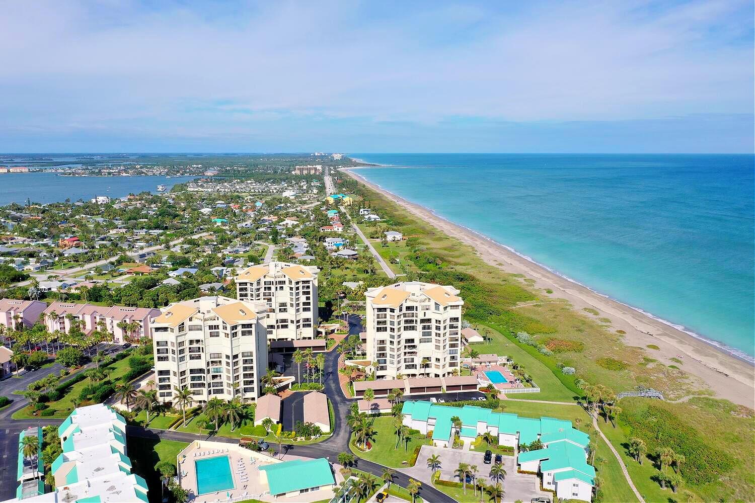 Image 4: BEAUTIFUL OCEAN VIEWS.