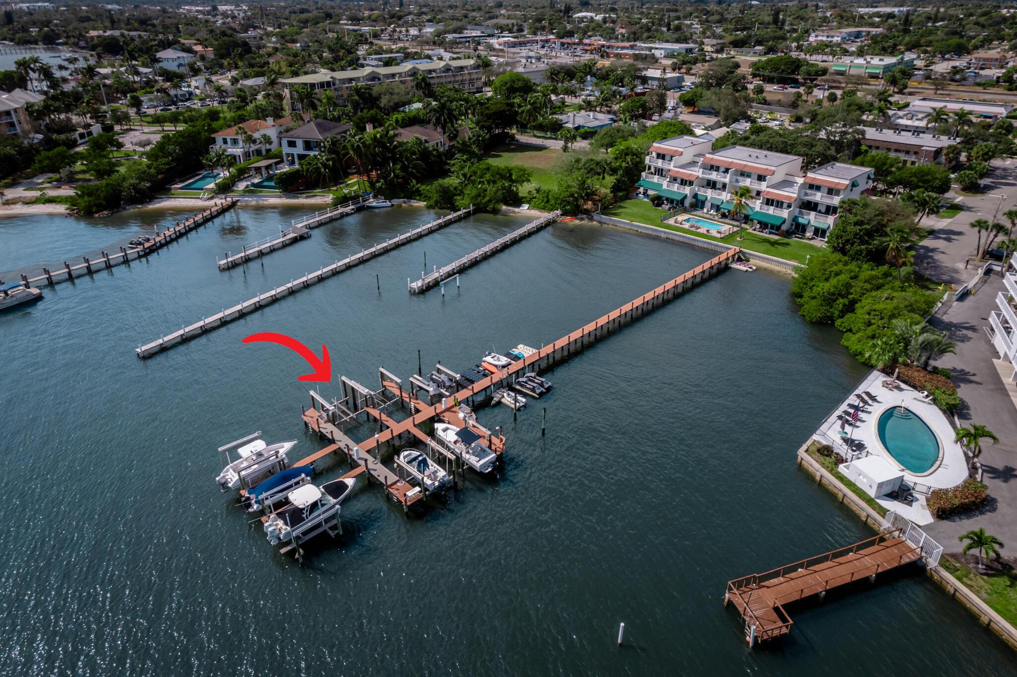 Image 3: Deeded slip w/ 20k boat lift