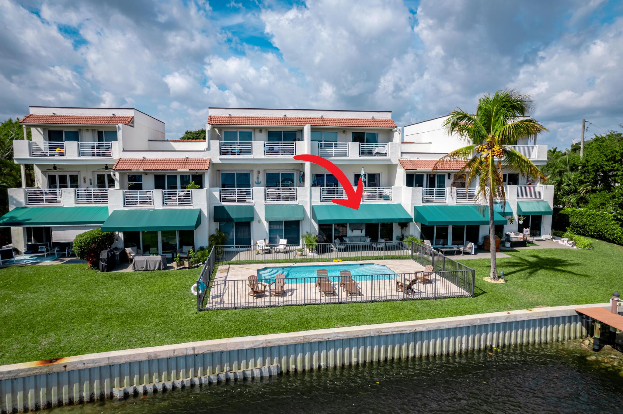 Image 4: Ground floor direct intracoastal condo