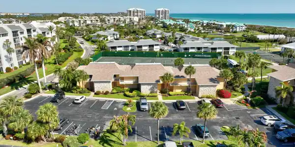 Image 2: STEPS TO THE OCEAN..............
