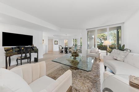 100 SE 5th Avenue