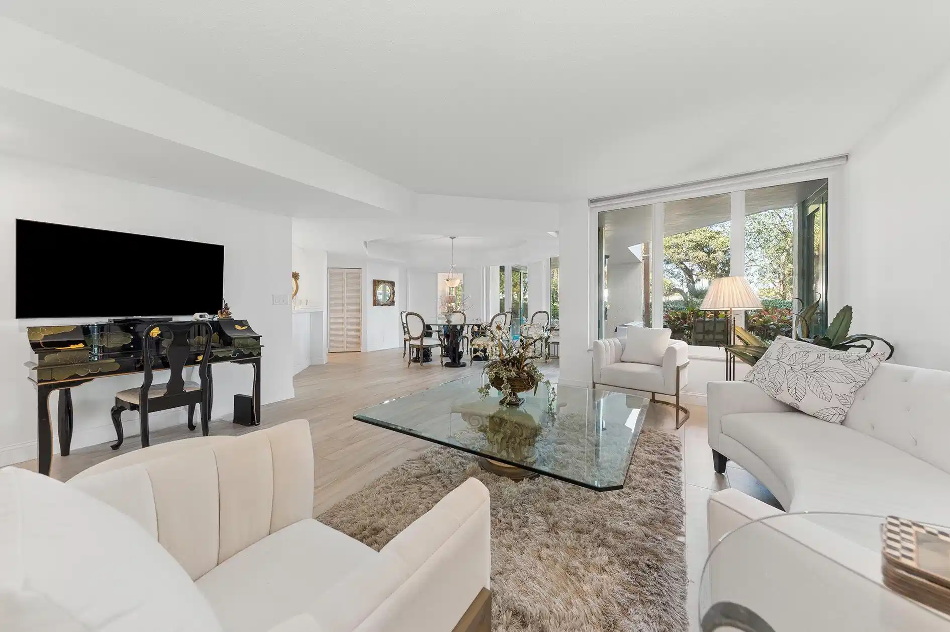 Image 1: Living room