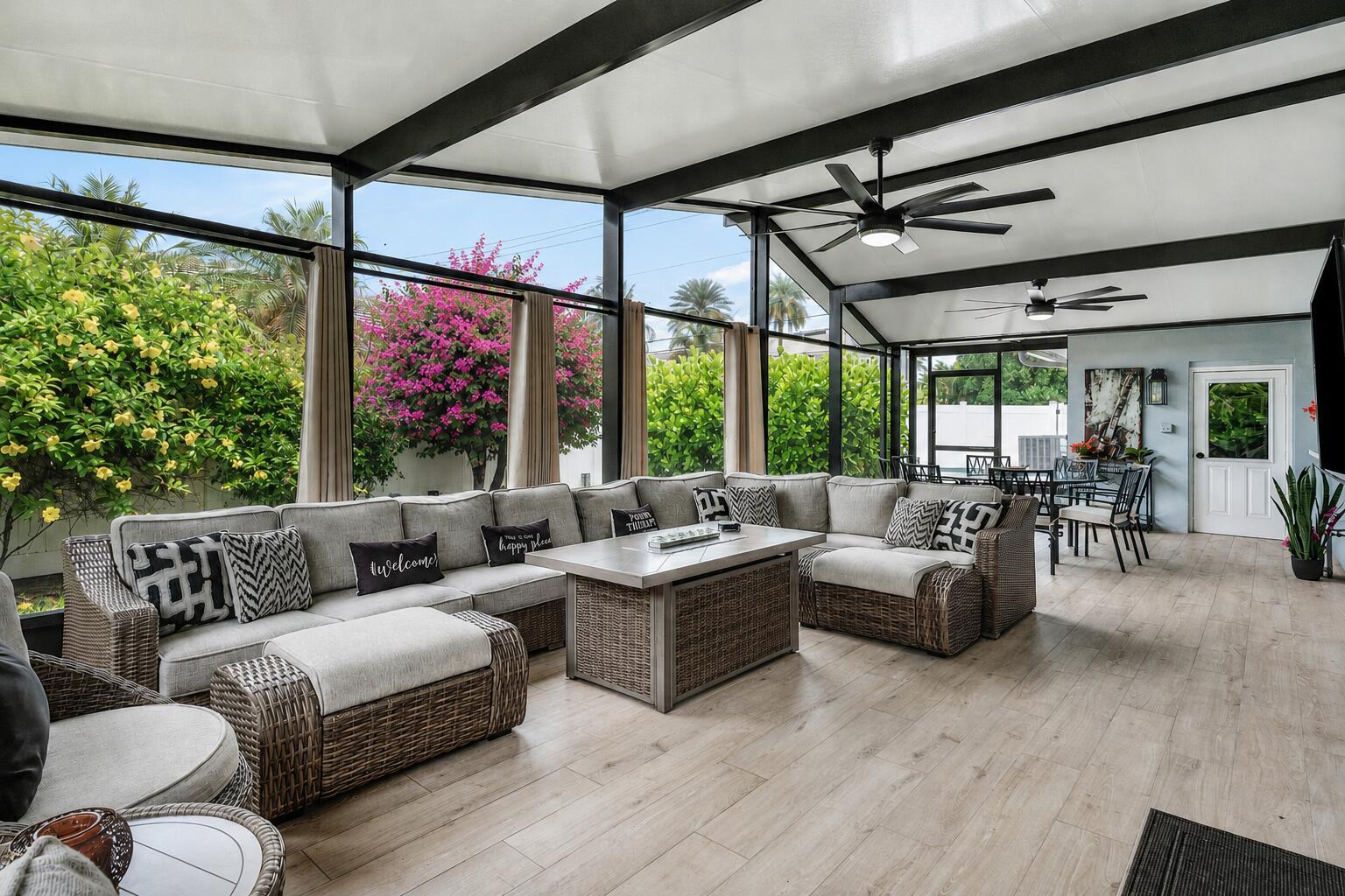 Image 3: 500 sq ft Patio
