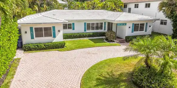 1182 Beach Road