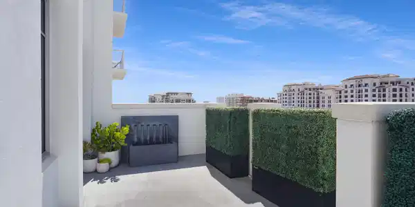 Image 4: The south-facing terrace extends the architecture